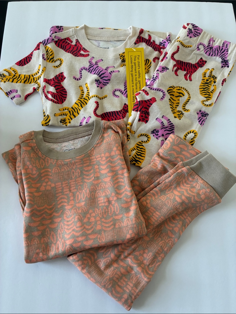 Charlie & Scout Kids 4pc Piece Animal Print Pajama Set - Size 5- never worn